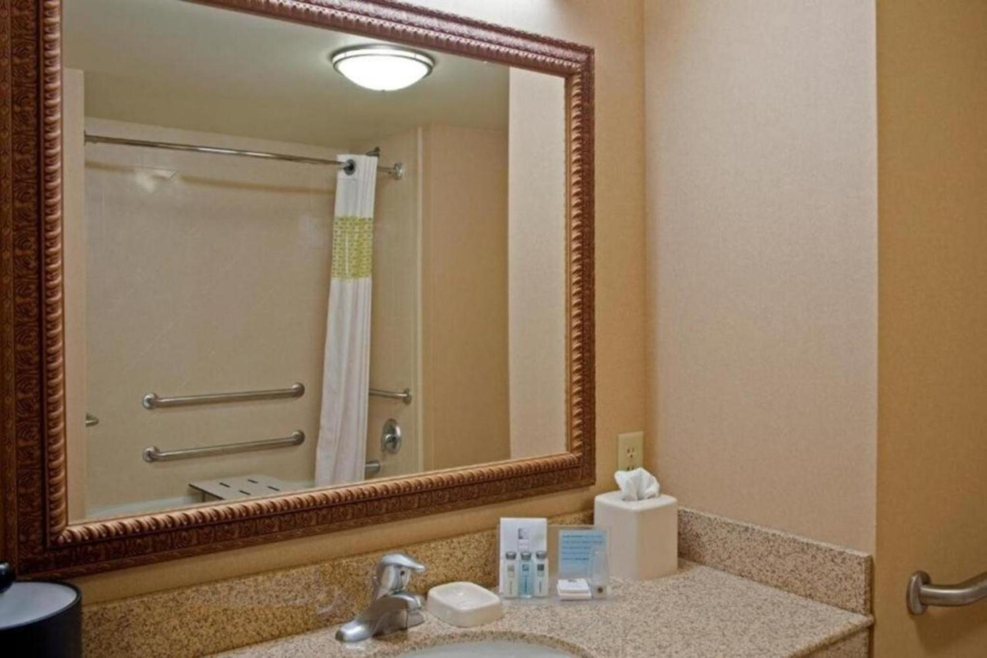 Hampton Inn & Suites Bloomington-Normal Szoba fotó